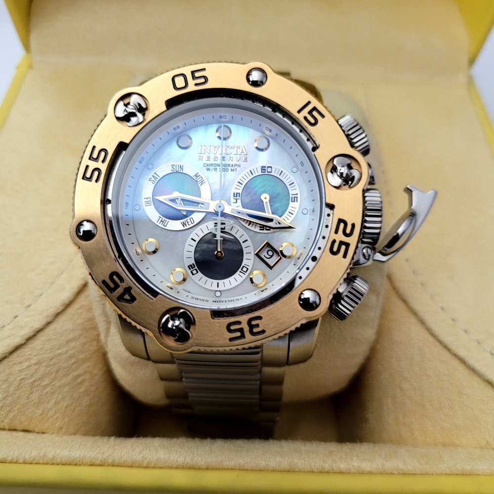 Men Invicta Reserve Propeller Model 28546 Watch. Like New